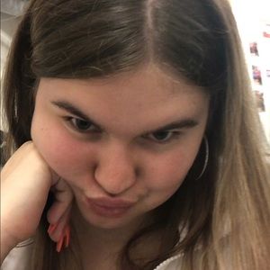 Meet your Posher, Olivia